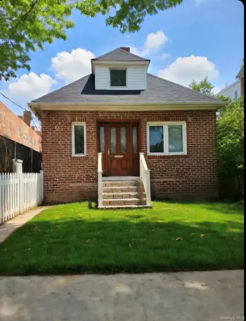 1978 Needham Ave, New York, NY 10466