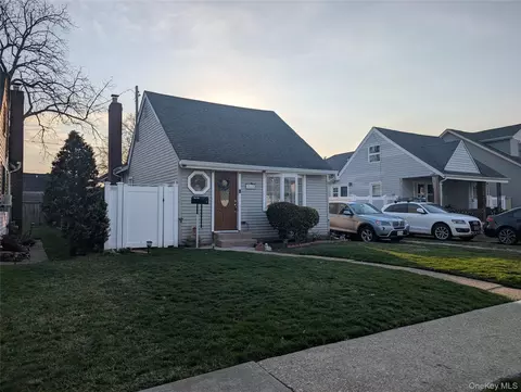 2668 Rosebud Ave, Merrick, NY 11566