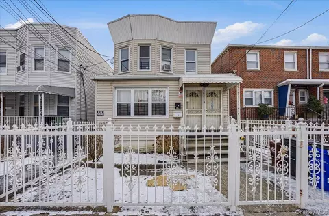 2304 Glebe Ave, New York, NY 10462