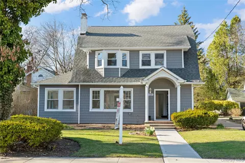 120 Lena Ave, Freeport, NY 11520