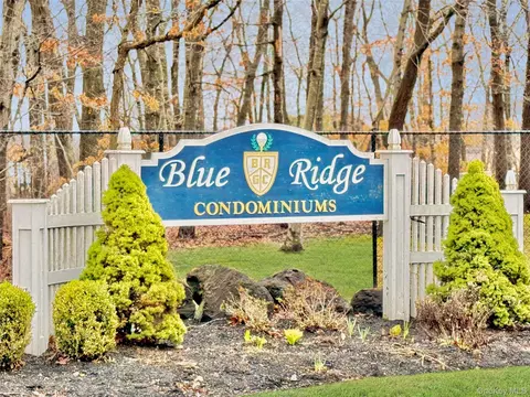 155 Golf Ln, Medford, NY 11763