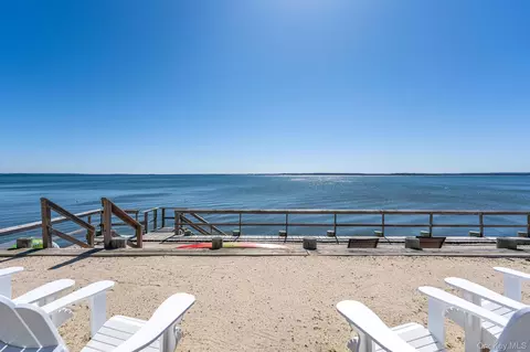 1400 Peconic Bay Blvd, Jamesport, NY 11947
