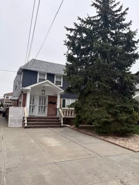 155-51 Huron St, Howard Beach, NY 11414
