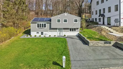 15 Duelk Ave, Monroe, NY 10950