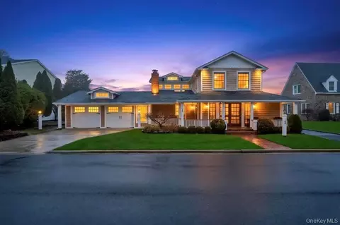 136 Harrison Ave, Bethpage, NY 11714