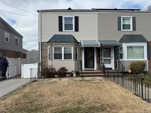 11486 228th St, New York, NY 11411