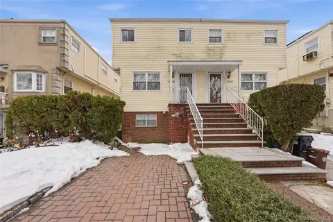 25552 148th Dr, New York, NY 11422