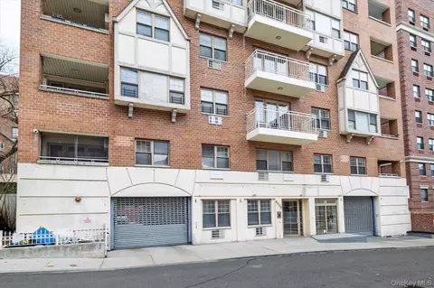 8375 117th St #6F, New York, NY 11418