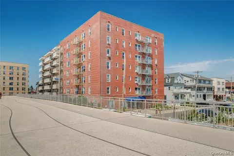 133 Beach 120th St #2C, New York, NY 11694