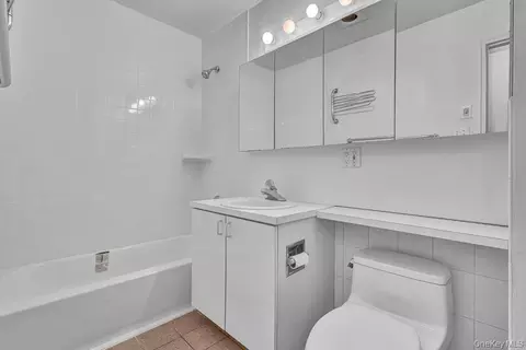 Bath - 228 Mariners Way, Copiague, NY 11726 photo 1 of 1