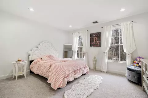 Bedroom - 31 Split Rock Rd, Pound Ridge, NY 10576 photo 3 of 4
