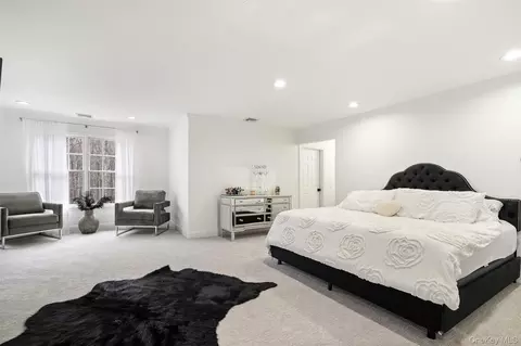 Bedroom - 31 Split Rock Rd, Pound Ridge, NY 10576 photo 1 of 4