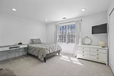 Bedroom - 31 Split Rock Rd, Pound Ridge, NY 10576 photo 2 of 4
