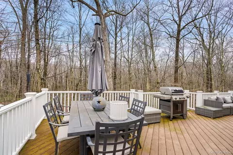 Exterior - 31 Split Rock Rd, Pound Ridge, NY 10576 photo 2 of 3