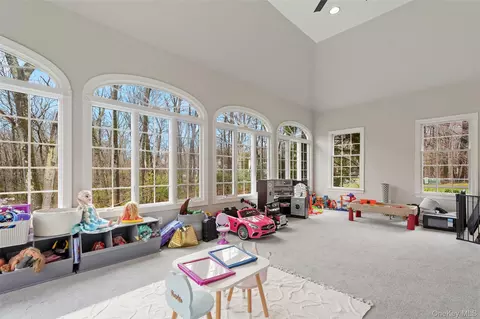 Entry Way - 31 Split Rock Rd, Pound Ridge, NY 10576 photo 5 of 6