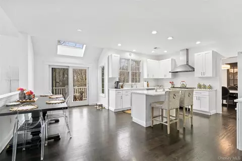 Kitchen - 31 Split Rock Rd, Pound Ridge, NY 10576 photo 2 of 3