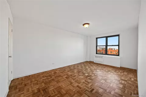 Bedroom - 2835 Webb Ave #9E, New York, NY 10468 photo 8 of 9