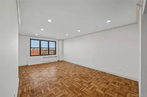Living - 2835 Webb Ave #9E, New York, NY 10468 photo 7 of 8