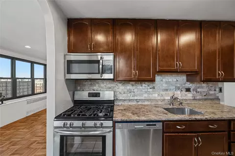 Kitchen - 2835 Webb Ave #9E, New York, NY 10468 photo 3 of 4