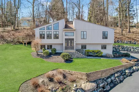 9 Summer Ct, Clarkstown, NY 10954