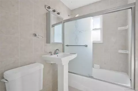 Bath - 136-76 71st Rd, Flushing, NY 11367 photo 1 of 3