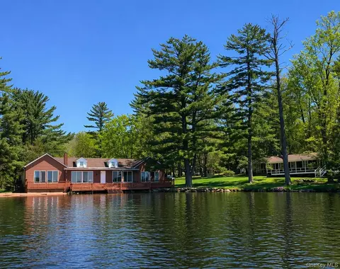 238 Lakeview Drive Rd, Highland, NY 12743