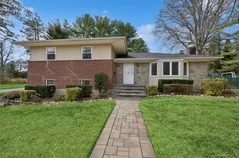 6 Viola Dr, Glen Cove, NY 11542
