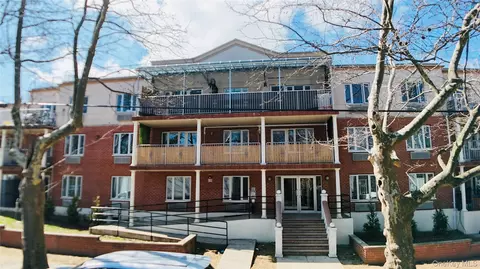 6434 Grand Central Pkwy #3D, Forest Hills, NY 11375