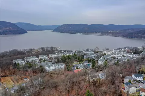 View/Area - 115 Viewpoint Ter, Peekskill, NY 10566 photo 5 of 6