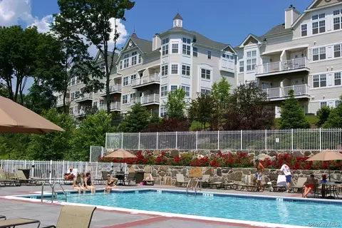 Exterior - 115 Viewpoint Ter, Peekskill, NY 10566 photo 5 of 8