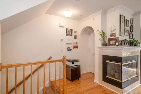Entry Way - 115 Viewpoint Ter, Peekskill, NY 10566 photo 2 of 3