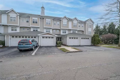 Exterior - 115 Viewpoint Ter, Peekskill, NY 10566 photo 7 of 8