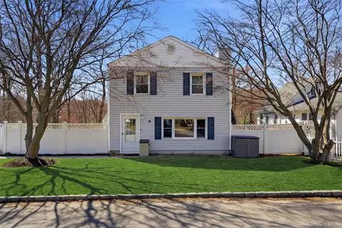 18 Shelter Dr, Sound Beach, NY 11789