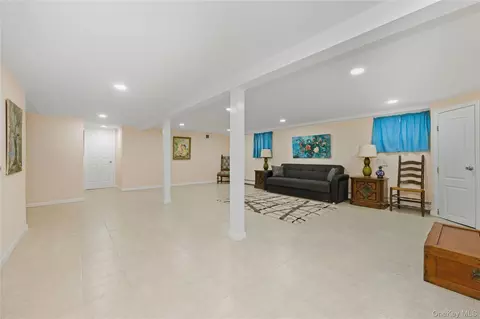 3292 Murdock Ave, Oceanside, NY 11572