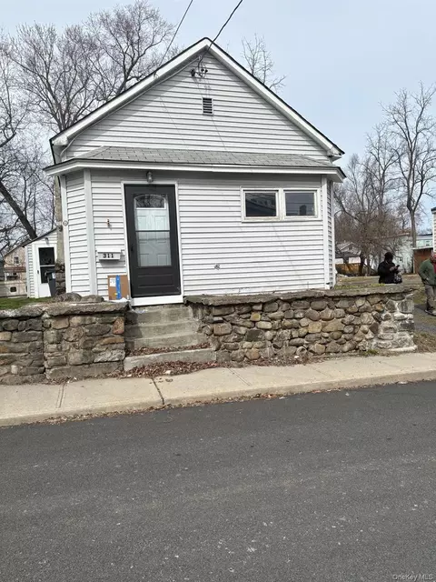 311 Tower Ave, Maybrook, NY 12543