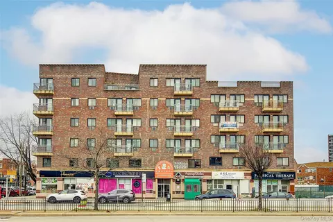 84-05 Queens Blvd #5C, New York, NY 11373