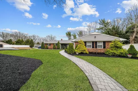9 Ballad Ln, Stony Brook, NY 11790