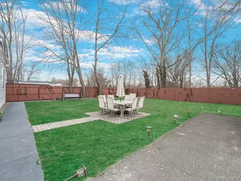 Exterior - 53 River Ave, Patchogue, NY 11772 photo 3 of 4