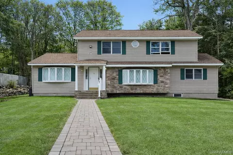 129 Franklin Ave, Monroe, NY 10950