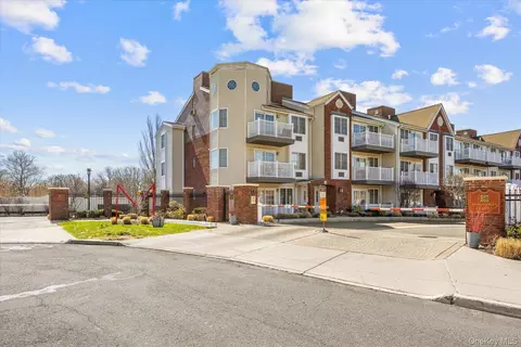 9428 Magnolia Ct #3A, Ozone Park, NY 11417