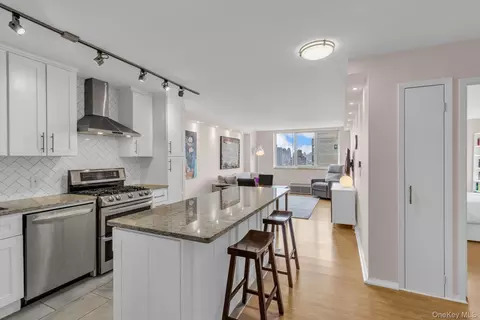 345 E 93rd St #29D, New York, NY 10128