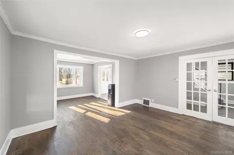Living - 96 Creek Rd, Poughkeepsie, NY 12601 photo 2 of 6