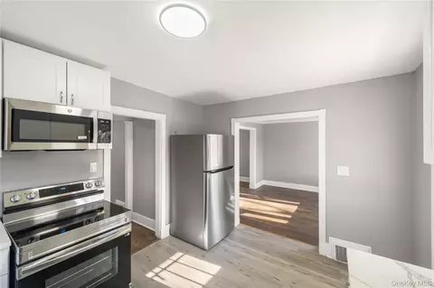 Entry Way - 96 Creek Rd, Poughkeepsie, NY 12601 photo 6 of 6