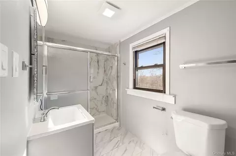 Bath - 96 Creek Rd, Poughkeepsie, NY 12601 photo 1 of 2