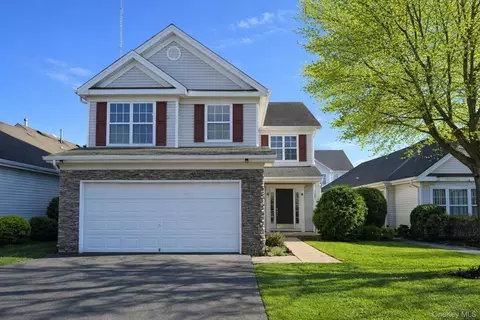 12 Sophia Dr, Middle Island, NY 11953