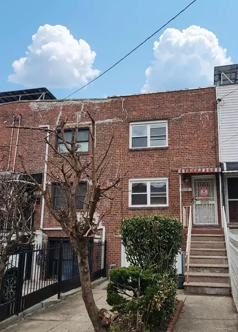 1062 E 229th St, New York, NY 10466