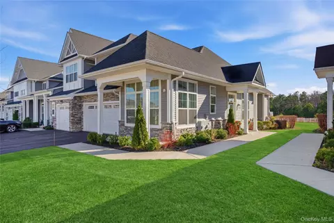 214 Belmont Cir, Yaphank, NY 11980