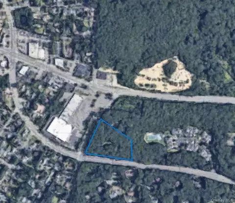 684 Old Country Rd, Huntington, NY 11746
