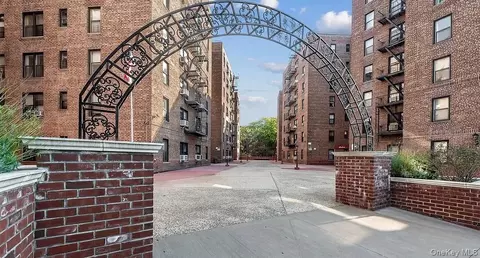 83-77 Woodhaven Blvd #3F, New York, NY 11421