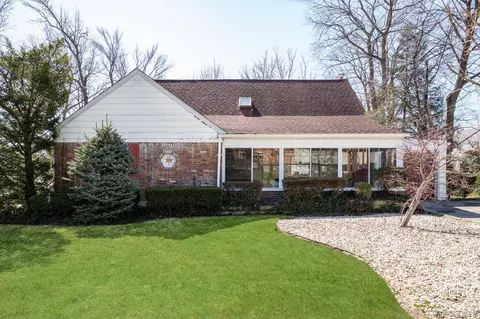 76 Baker Hill Rd, North Hempstead, NY 11023